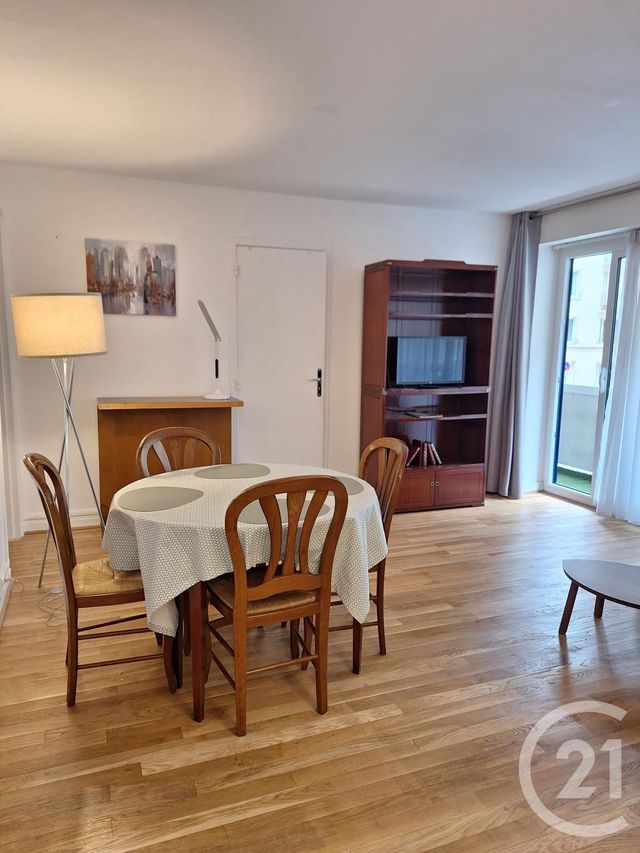 Appartement à louer - 2 pièces - 43.6 m2 - PARIS - 75015 - ILE-DE-FRANCE - Century 21 Farré Pernety