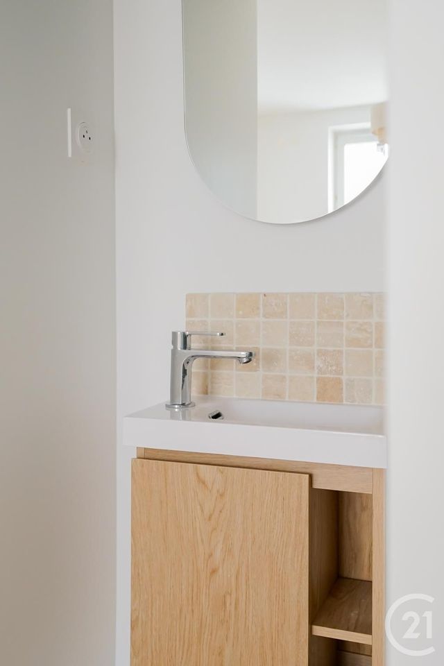 Appartement à vendre - 4 pièces - 63.6 m2 - PARIS - 75014 - ILE-DE-FRANCE - Century 21 Farré Pernety