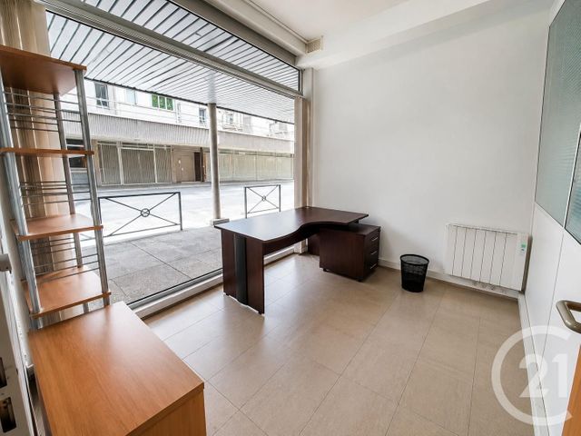 Appartement Local à vendre - 3 pièces - 45.62 m2 - PARIS - 75014 - ILE-DE-FRANCE - Century 21 Farré Pernety