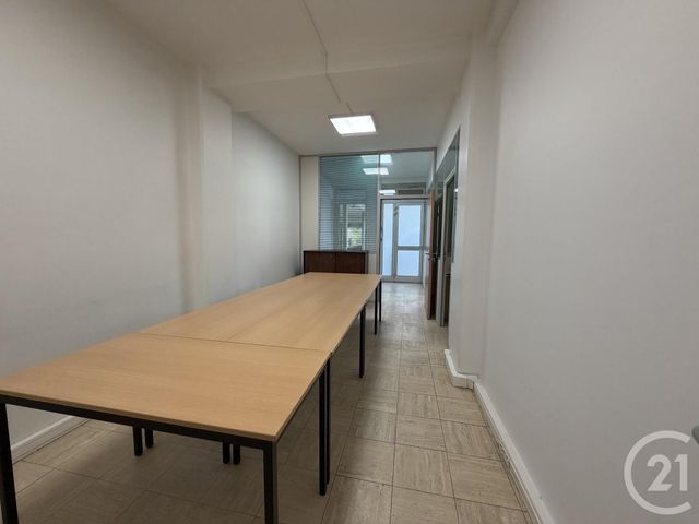 Appartement Local à vendre - 3 pièces - 45.62 m2 - PARIS - 75014 - ILE-DE-FRANCE - Century 21 Farré Pernety