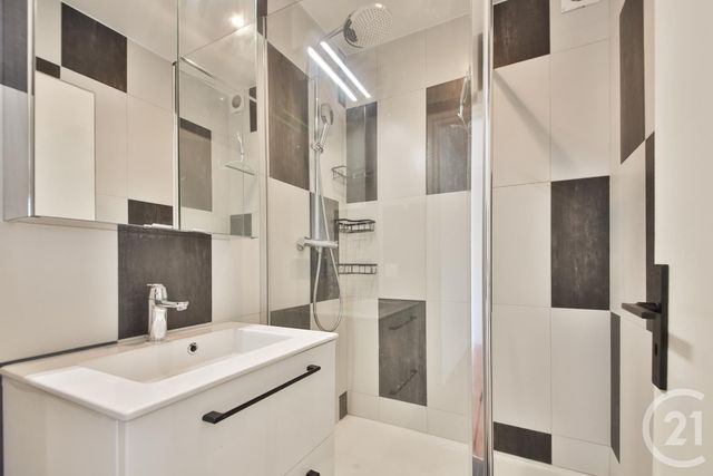 Appartement Studio à vendre - 1 pièce - 29.61 m2 - PARIS - 75013 - ILE-DE-FRANCE - Century 21 Farré Pernety