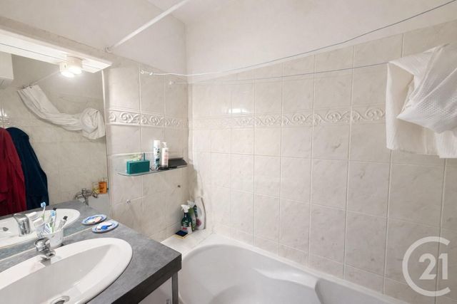 Appartement F2 à vendre - 3 pièces - 37.84 m2 - PARIS - 75014 - ILE-DE-FRANCE - Century 21 Farré Pernety