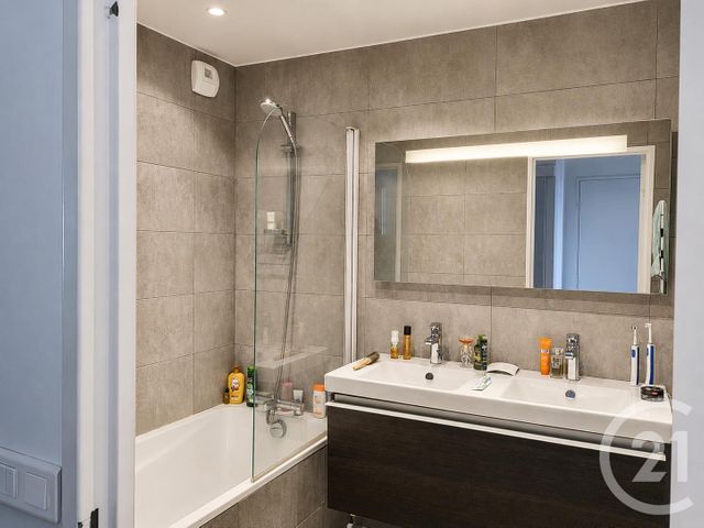 Appartement F3 à vendre - 3 pièces - 79.0 m2 - PARIS - 75014 - ILE-DE-FRANCE - Century 21 Farré Pernety