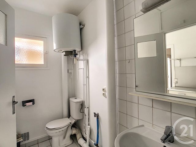 Appartement Studio à louer - 1 pièce - 29.79 m2 - PARIS - 75015 - ILE-DE-FRANCE - Century 21 Farré Pernety