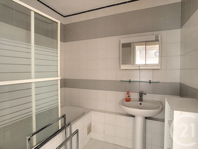 Appartement F2 à louer - 2 pièces - 46.87 m2 - PARIS - 75015 - ILE-DE-FRANCE - Century 21 Farré Pernety
