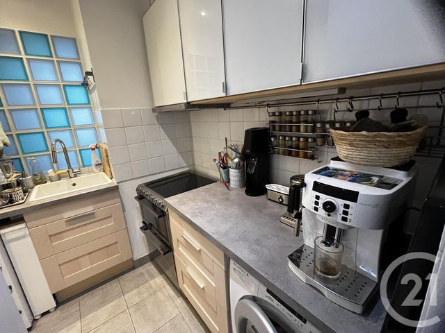 Appartement à louer - 3 pièces - 50.3 m2 - PARIS - 75014 - ILE-DE-FRANCE - Century 21 Farré Pernety