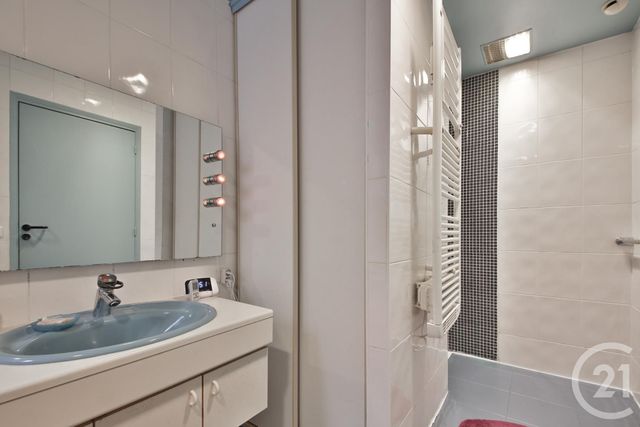 Afficher la photo en grand Appartement Duplex à vendre - 3 pièces - 70.03 m2 - PARIS - 75014 - ILE-DE-FRANCE - Century 21 Farré Pernety