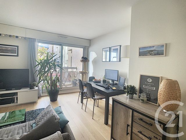 Afficher la photo en grand Appartement F2 à vendre - 2 pièces - 44.54 m2 - PARIS - 75014 - ILE-DE-FRANCE - Century 21 Farré Pernety